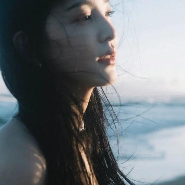 神秘怪物 海报